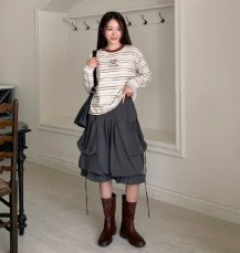 선가커 리본 셔링 카고 포켓 버튼 플레어 미디 스커트